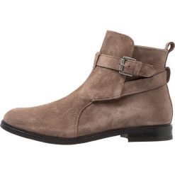 Royal RepubliQ ALIAS CLASSIC JODHPUR Botki taupe. Sztyblety męskie marki Royal RepubliQ. Za 839.00 zł.