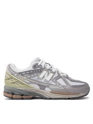 New Balance Sneakersy M1906NB Szary. Szare buty sportowe na co dzień męskie New Balance, m, bez wzorów, z materiału, bez ramiączek, bez kaptura. Za 439.99 zł.
