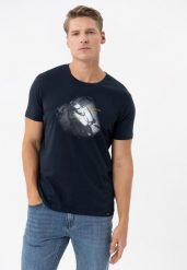 T-shirt z motocyklem T-MILE. Niebieskie t-shirty męskie Volcano, l, bez wzorów, z bawełny, bez kołnierzyka, bez ramiączek. Za 59.99 zł.