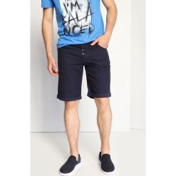 SZORTY MĘSKIE GŁADKIE. Szorty męskie TOP SECRET. W wyprzedaży za 49.99 zł.