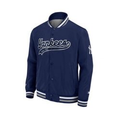 Kurtka New York Yankees. Niebieskie kurtki męskie FANATICS, bez wzorów, sportowe, bez ramiączek, bez kaptura. W wyprzedaży za 323.00 zł.