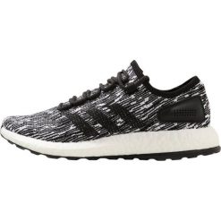 Adidas Performance PUREBOOST Obuwie do biegania treningowe black/feather white. Czarne buty do biegania męskie adidas Performance, z materiału. W wyprzedaży za 389.35 zł.