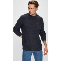 Quiksilver - Sweter. Czarne swetry męskie Quiksilver, z bawełny, z okrągłym kołnierzem, z krótkim rękawem. W wyprzedaży za 249.90 zł.
