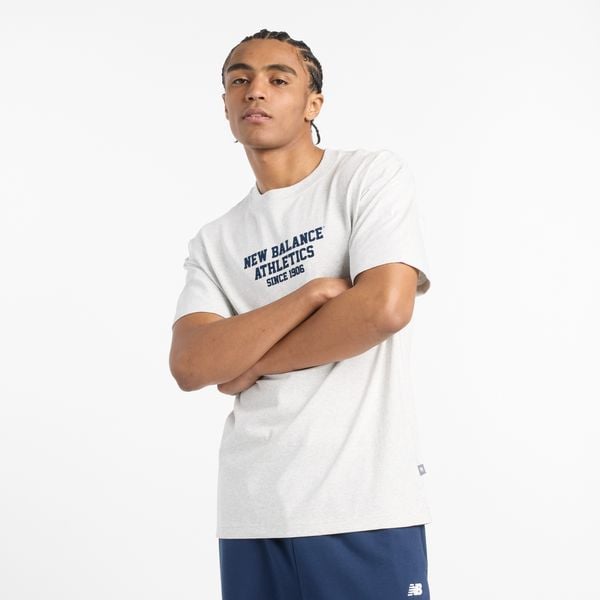 Koszulka męska New Balance MT51526AHH – szara. Szare t-shirty sportowe męskie New Balance, m, bez wzorów, z bawełny, klasyczne, bez ramiączek. Za 109.99 zł.