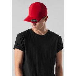 Czapka Flexfit delta. Czerwone czapki męskie FLEXFIT, bez wzorów, sportowe. Za 156.00 zł.