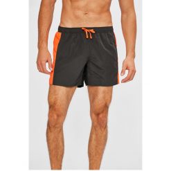 EA7 Emporio Armani - Kąpielówki. Kąpielówki męskie marki EA7 Emporio Armani. W wyprzedaży za 199.90 zł.