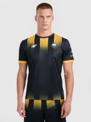4F Koszulka klubowa domowa z sezonu 2025/26 męska 4F x Piast Gliwice - multikolor XXL. T-shirty męskie 4f, m, bez wzorów, z dzianiny, bez kołnierzyka, bez ramiączek. Za 289.99 zł.