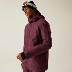 Kurtka narciarska męska z membraną Twin Tip Dare 2b. Fioletowe kurtki narciarskie i snowboardowe męskie Dare 2B, na zimę, m, bez wzorów, z tkaniny, bez kaptura, narciarskie. W wyprzedaży za 849.99 zł.