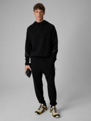 4F Spodnie dresowe joggery męskie - czarne XL. Czarne spodnie na co dzień męskie 4f, bez wzorów, z dresówki. Za 159.99 zł.