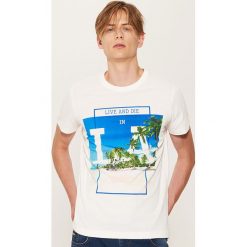 T-shirt z fotonadrukiem - Kremowy. Białe t-shirty męskie House. W wyprzedaży za 19.99 zł.