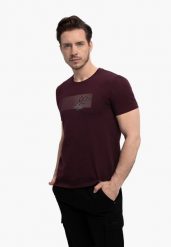 Bawełniany t-shirt T-TORE. Czerwone t-shirty męskie Volcano, l, bez wzorów, z bawełny, bez kołnierzyka, bez ramiączek. Za 59.99 zł.