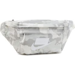 Saszetka nerka NIKE - Sportswear Tech BA5795-121 Szary. Szare saszetki męskie Nike, z materiału. Za 139.00 zł.