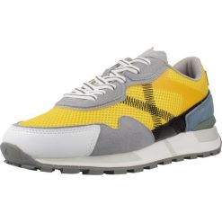 Buty MUNICH 8211019M Żółty. Żółte buty trekkingowe męskie Munich, bez wzorów, ze skóry, bez zapięcia, trekkingowe. Za 431.99 zł.