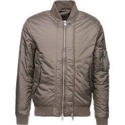 AllSaints LOMBARD Kurtka Bomber taupe brown. Kurtki męskie marki AllSaints. W wyprzedaży za 359.70 zł.