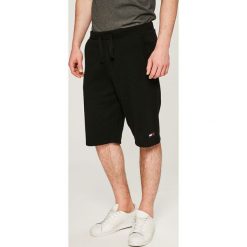 Tommy Jeans - Szorty. Szorty męskie marki Tommy Jeans. W wyprzedaży za 219.90 zł.