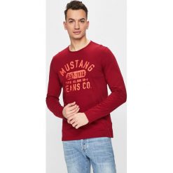 Mustang - Longsleeve. Brązowe koszulki męskie z długim rękawem Mustang, m, bez wzorów, z bawełny, bez kołnierzyka, bez ramiączek. W wyprzedaży za 59.90 zł.