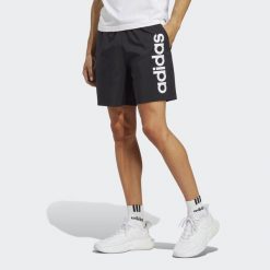 Spodenki krótkie sportowe AEROREADY Essentials Chelsea. Białe szorty sportowe męskie ADIDAS, bez wzorów, z materiału, sportowe. Za 109.00 zł.