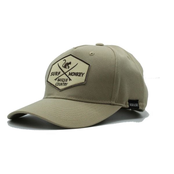 Czapka Trucker - 5 Paneli - Poliester z Recyklingu (Beżowa). Brązowe czapki męskie SURF MONKEY, bez wzorów, z poliesteru, sportowe. Za 159.95 zł.