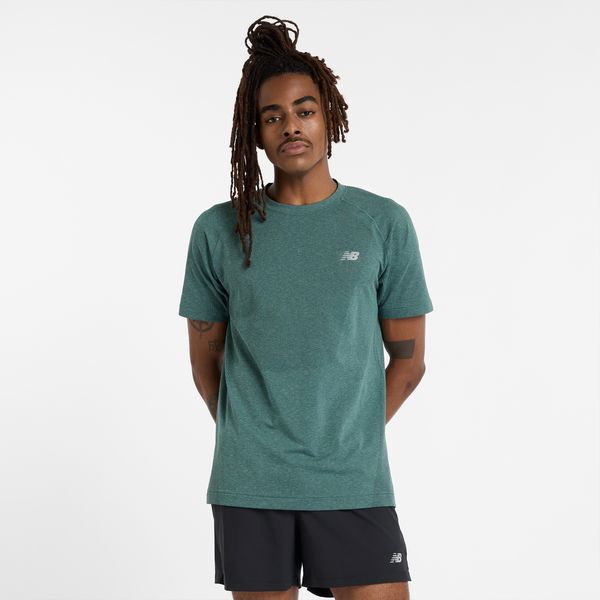 Koszulka męska New Balance MT41080NUS – zielona. Zielone t-shirty sportowe męskie New Balance, m, bez wzorów, z materiału, sportowe, bez ramiączek. Za 129.99 zł.