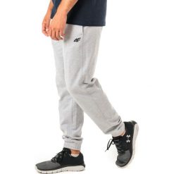 4f Spodnie męskie H4Z18-SPMD001 jasnoszare r. XL. Długie spodnie sportowe męskie marki 4f. Za 66.17 zł.