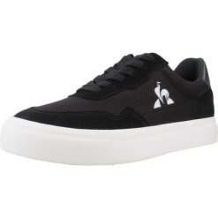 Kapcie LE COQ SPORTIF LCS OLLIE Czarny. Czarne buty trekkingowe męskie le coq sportif, bez wzorów, ze skóry, bez zapięcia, trekkingowe. Za 244.80 zł.