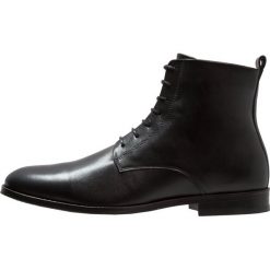 Royal RepubliQ CAST CLASSIC LEGIONER Botki sznurowane black. Sztyblety męskie marki Royal RepubliQ. Za 929.00 zł.