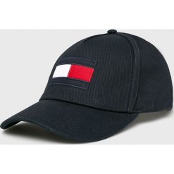 Tommy Hilfiger - Czapka. Niebieskie czapki męskie Tommy Hilfiger, bez wzorów, z bawełny. W wyprzedaży za 129.90 zł.