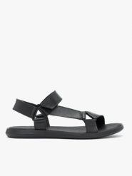 Czarne sandały ze skóry licowej. Czarne sandały męskie Ryłko, ze skóry, bez zapięcia. Za 379.99 zł.