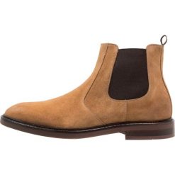 Peralston Botki cognac. Brązowe buty zimowe męskie Peralston, z materiału. W wyprzedaży za 377.55 zł.