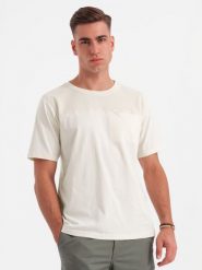 Męski t-shirt z kieszonką LOOSE FIT – biały V8 - Rozmiar: S. Białe t-shirty męskie Ombre Clothing, m, z aplikacjami, z bawełny, bez kołnierzyka, bez ramiączek. W wyprzedaży za 24.99 zł.
