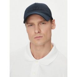 Czapka z daszkiem Calvin Klein. Niebieskie czapki męskie Calvin Klein, bez wzorów. Za 99.99 zł.
