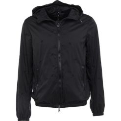 Emporio Armani BLOUSON JACKET Kurtka wiosenna blue navy. Kurtki męskie marki Emporio Armani. W wyprzedaży za 571.60 zł.