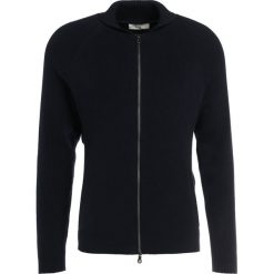 Folk Kardigan navy. Kardigany męskie marki Folk. W wyprzedaży za 414.50 zł.