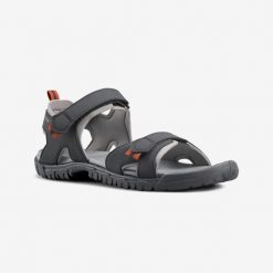 Sandały turystyczne męskie Quechua NH100. Szare buty zimowe męskie QUECHUA, bez wzorów, z kauczuku, sportowe, bez obcasa, bez zapięcia. Za 69.99 zł.