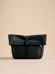 Torba nerka - czarny. Czarne saszetki męskie Reserved, bez wzorów, małe. W wyprzedaży za 55.99 zł.