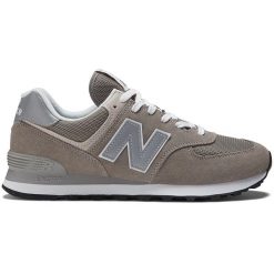 Buty męskie New Balance ML574EVG – szare. Szare buty sportowe na co dzień męskie New Balance, m, bez wzorów, z gumy, klasyczne, bez ramiączek, bez kaptura. Za 499.99 zł.