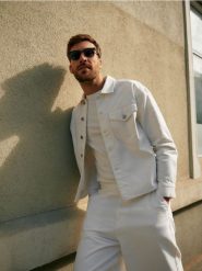 Okulary przeciwsłoneczne clubmaster - czarny. Czarne okulary przeciwsłoneczne męskie Reserved, bez wzorów. W wyprzedaży za 39.99 zł.