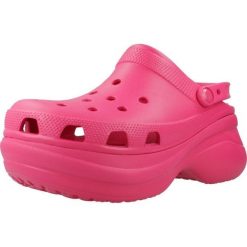 Tenisówki Crocs Model Classic Bae Clog Kolor Rose. Czerwone trampki męskie Crocs, bez wzorów, z gumy, sportowe, bez zapięcia. W wyprzedaży za 261.90 zł.