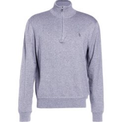 Polo Ralph Lauren Sweter fawn grey heather. Swetry męskie marki Polo Ralph Lauren. W wyprzedaży za 377.40 zł.