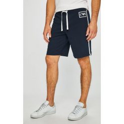 Emporio Armani - Szorty. Szare szorty męskie Emporio Armani, z bawełny, casualowe. W wyprzedaży za 279.90 zł.