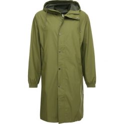 Rains FISHTAIL Parka sage. Zielone parki męskie Rains, z materiału. Za 569.00 zł.