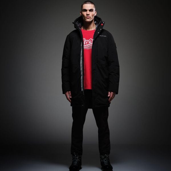 Kurtka turystyczna męska Regatta CLR przeciwdeszczowa ocieplana. Czarne kurtki męskie Regatta, m, bez wzorów, sportowe, bez ramiączek, bez kaptura. Za 799.99 zł.