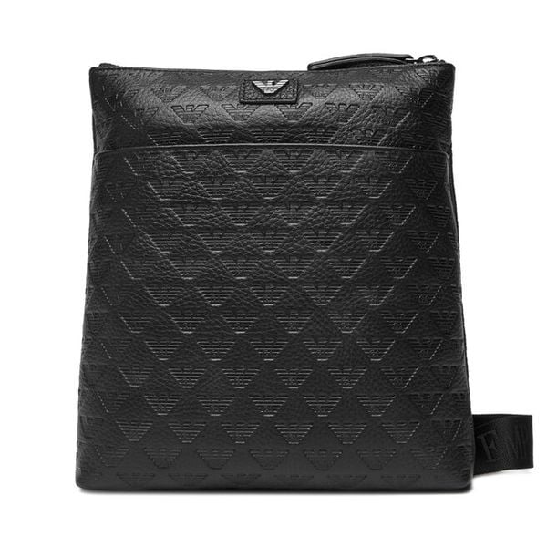 Saszetka Emporio Armani. Czarne saszetki męskie Emporio Armani, bez wzorów, młodzieżowe, małe. Za 1,109.00 zł.