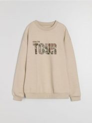 Bluza crewneck z napisem - beżowy. Brązowe bluzy nierozpinane męskie Sinsay, l, bez wzorów, bez ramiączek, bez kaptura. Za 39.99 zł.