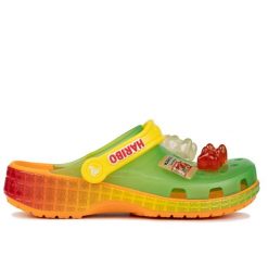 Klapki męskie Crocs HARIBO CLS CLG. Czerwone klapki i japonki męskie Crocs, bez wzorów. W wyprzedaży za 299.00 zł.