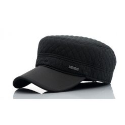 Delikatnie Ocieplana Czapka z Daszkiem (Partolówka) - Pako Jeans - Pikowanie, Nauszniki. Czapki męskie Pako Jeans, na zimę, bez wzorów, z bawełny. Za 49.00 zł.