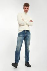 Jeansy męskie 642 DSQUARED2. Jeansy męskie Dsquared2, bez wzorów, z jeansu. Za 2,899.00 zł.