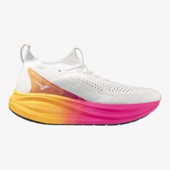 Buty do biegania Mizuno Neo Vista 2 white/white/pink tetra. Białe buty do biegania męskie Mizuno, bez wzorów, bez zapięcia, do biegania. Za 679.99 zł.