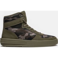 Khaki sneakery męskie. Buty sportowe na co dzień męskie marki Kazar. Za 469.00 zł.