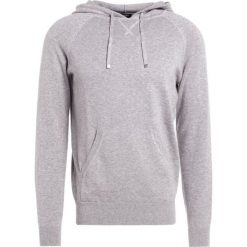 Ron Dorff EYELET EDITION SUMMER HOODIE Bluza z kapturem grey melange. Szare bluzy nierozpinane męskie Ron Dorff, z bawełny. W wyprzedaży za 427.05 zł.
